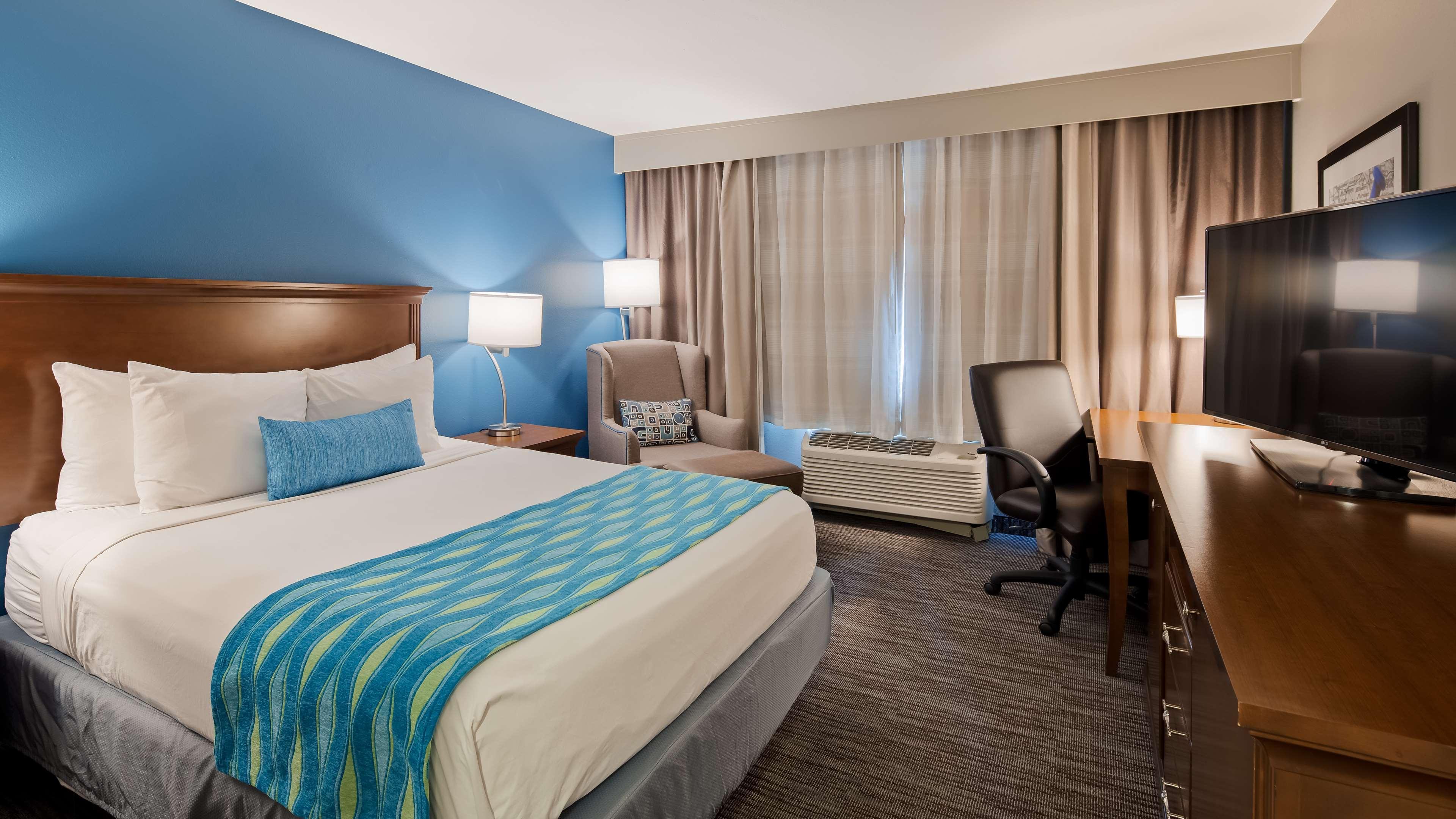 Western Landmark Hotel 3*