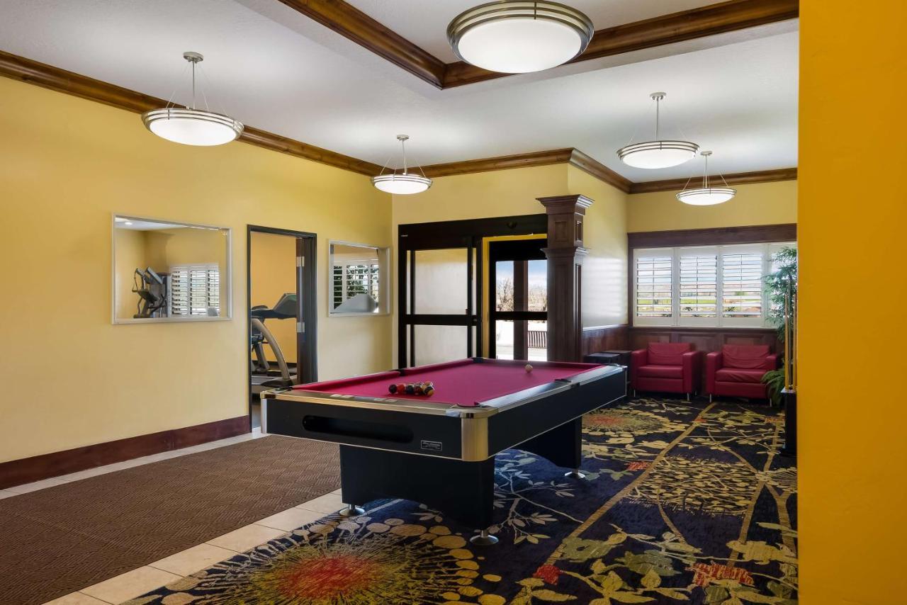 Western Landmark Hotel 3*