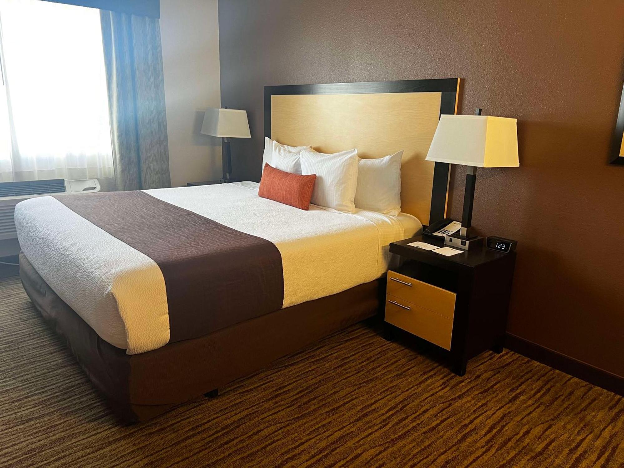 Western Landmark 3* Ballard